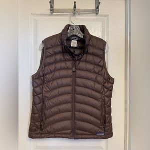 Womens Patagonia down sweater vest brown size large